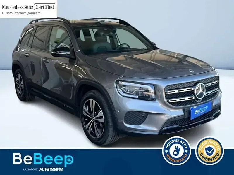 Usata Mercedes GLB200 150 CV (110 kW) 2021 Grigio metallizzato SUV