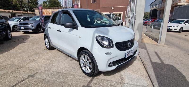 Usata Smart ForFour Passion 71 CV (52 kW) 2017 Bianco Utilitaria