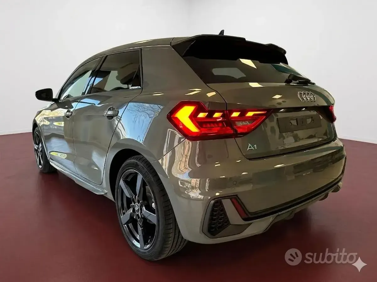 Nuova Audi A1 S-Line 116 CV (85 kW) 2025 Gray SUV