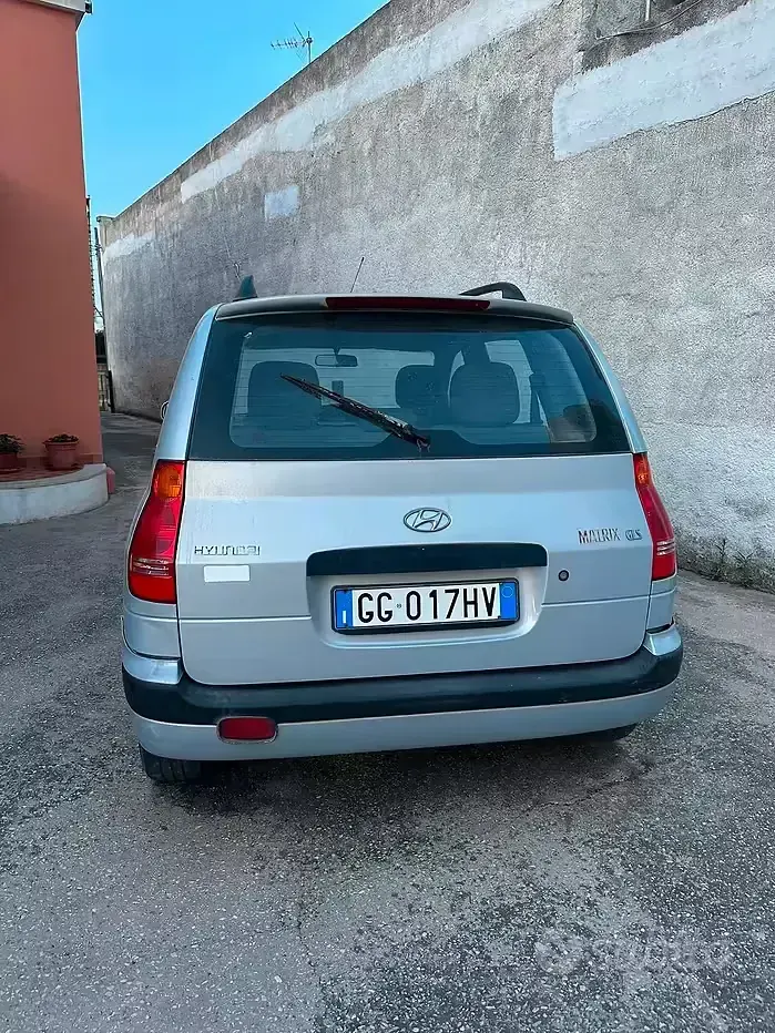 Usata Hyundai Matrix 103 CV (75 kW) 2003 Grigio Monovolume