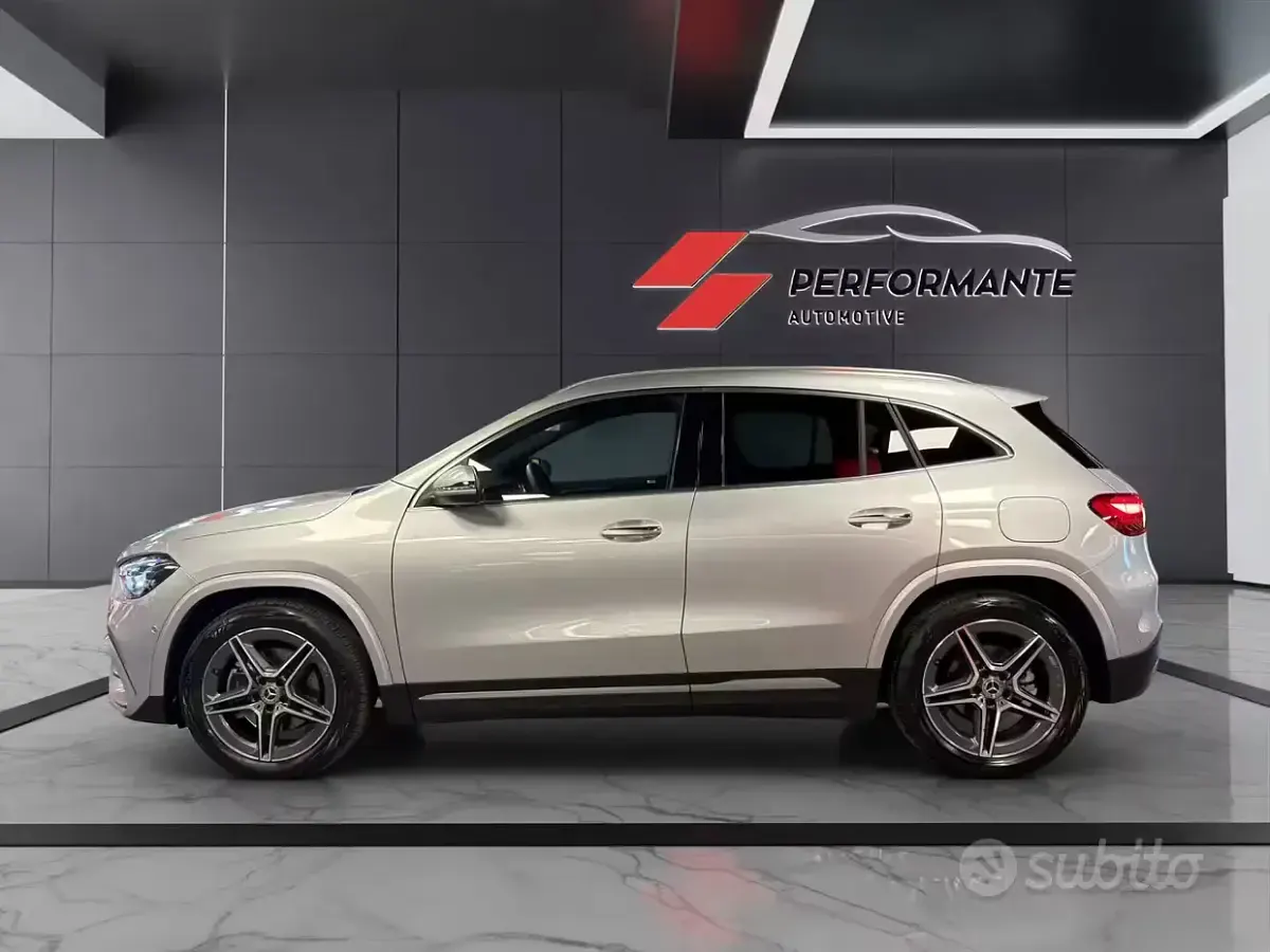 Usata Mercedes GLA200 AMG Line Premium Plus 150 CV (110 kW) 2025 Grigio SUV