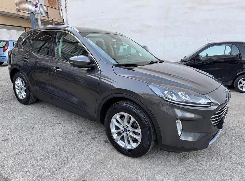Usata Ford Kuga Titanium X 120 CV (88 kW) 2021 Grigio SUV