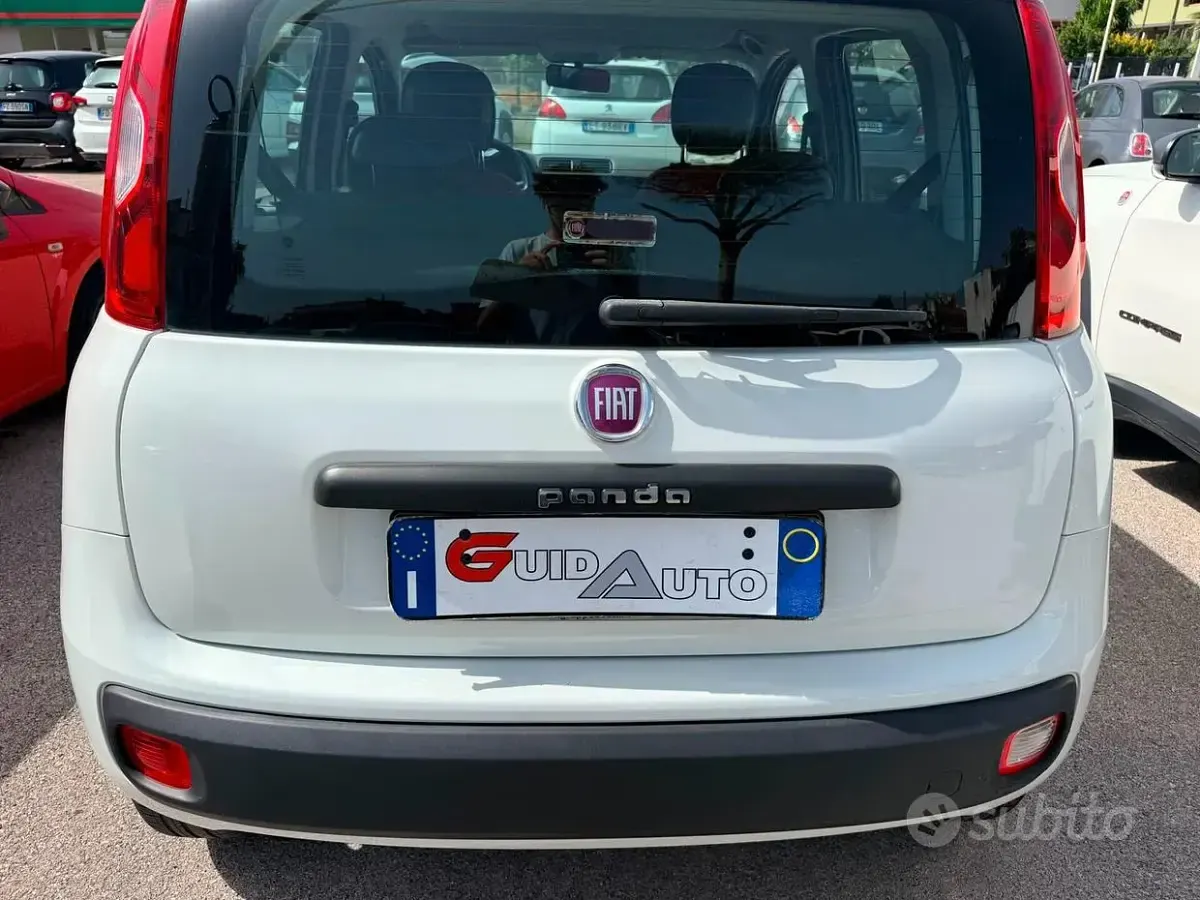 Usata Fiat Panda Lounge 80 CV (58 kW) 2014 Bianco Utilitaria
