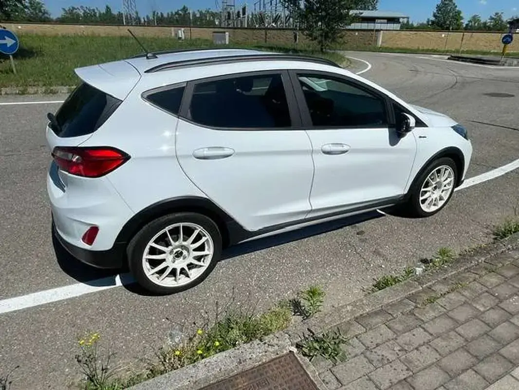 Usata Ford Fiesta Active 125 CV (91 kW) 2023 Bianco Utilitaria