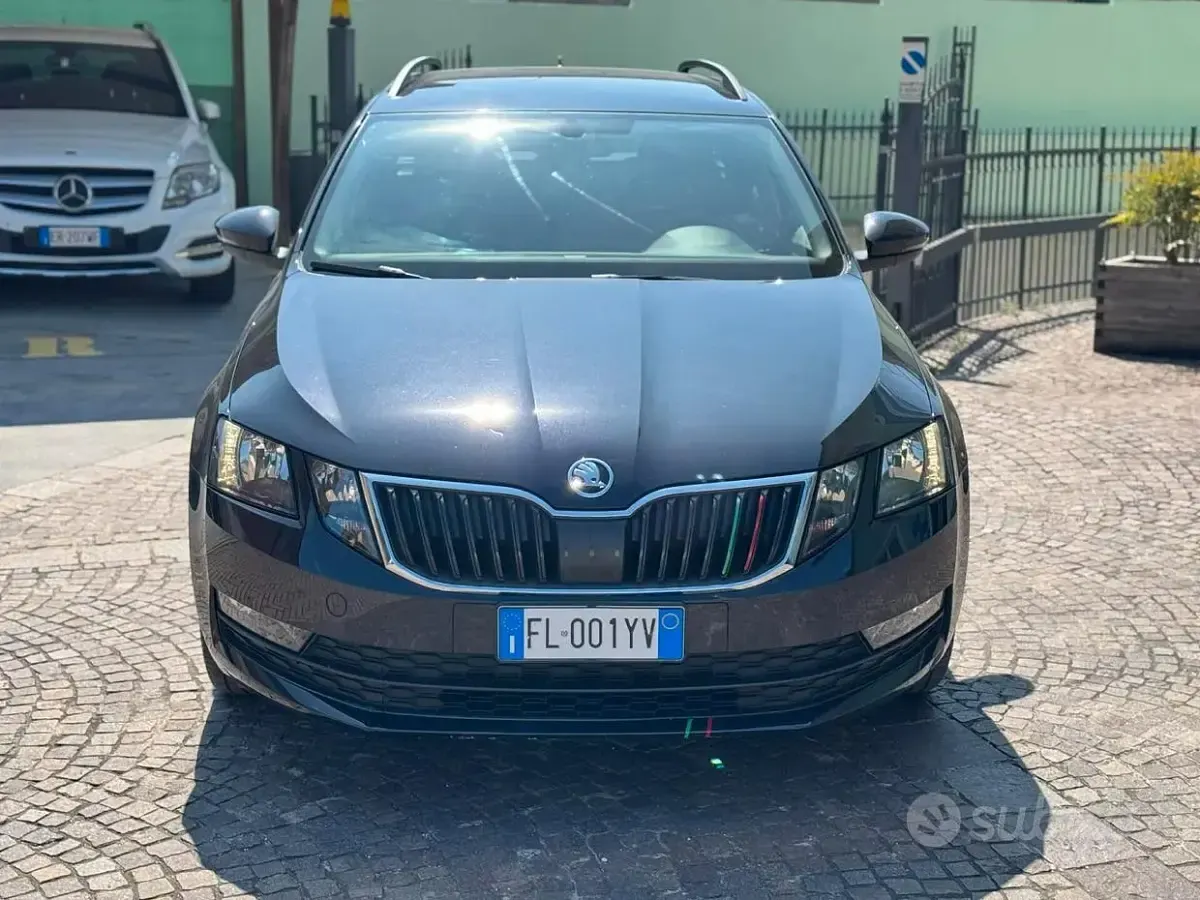 Usata Skoda Octavia Executive 116 CV (85 kW) 2018 Nero Station wagon