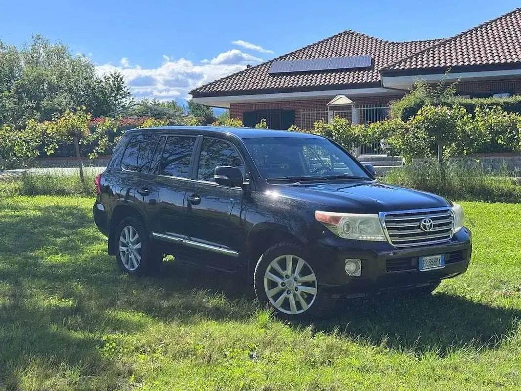 Usata Toyota Land Cruiser V8 Lounge 272 CV (200 kW) 2013 Nero SUV