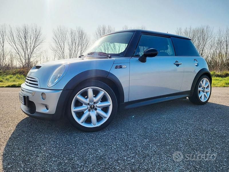 Usata Mini Cooper 163 CV (119 kW) 2004 Grigio Utilitaria