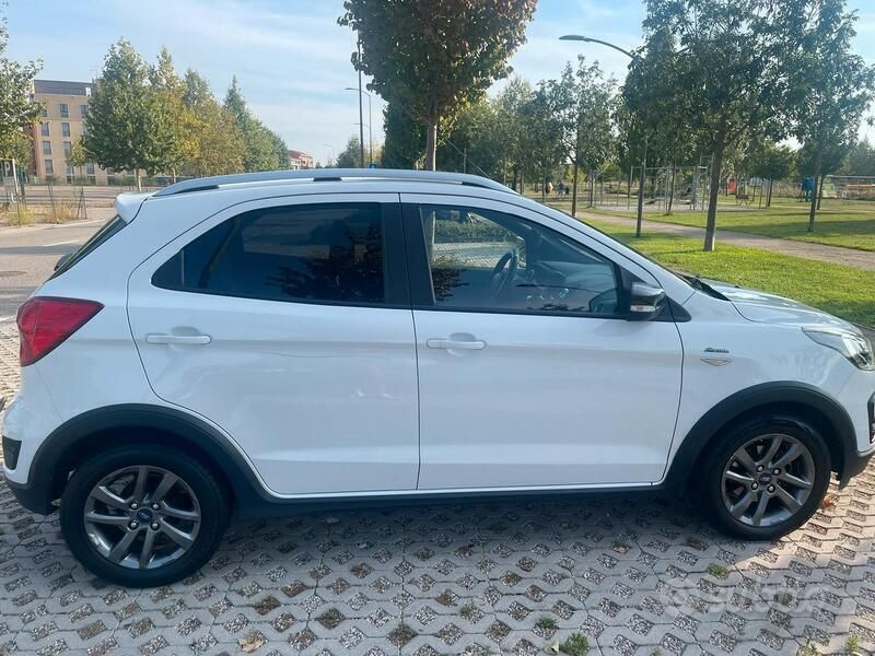Begagnad Ford Ka Plus Active 86 HK (63 kW) 2019 Vit Halvkombi