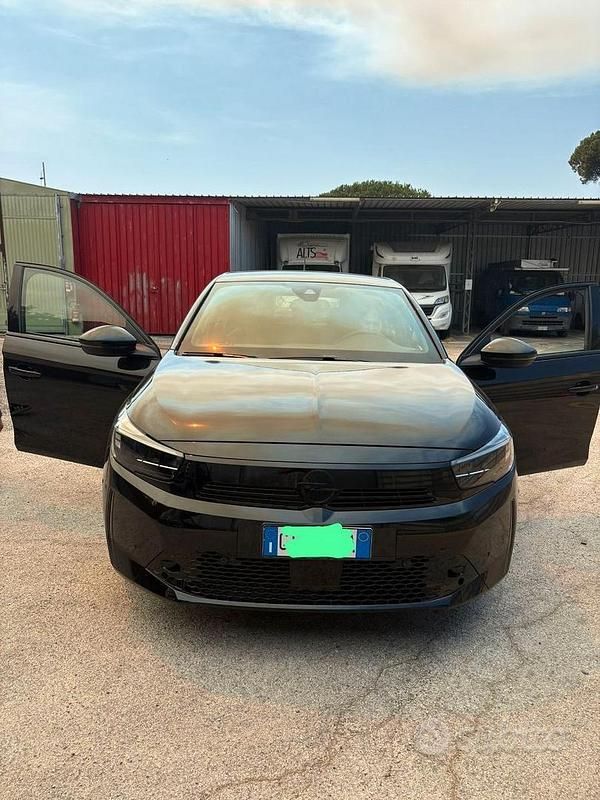 Usata Opel Corsa 75 CV (55 kW) 2024 Nero Berlina