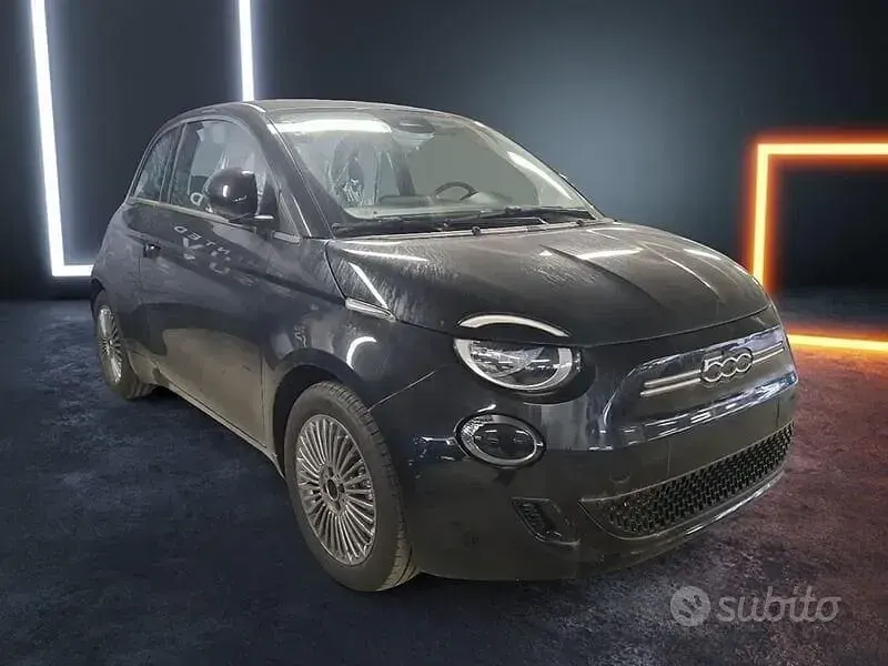 Nouă Fiat 500e 64 kW (88 CP) 2026 Negru Berlinǎ