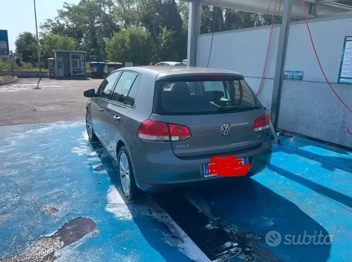 Usata VW Golf VI 105 CV (77 kW) 2011 Grigio Utilitaria