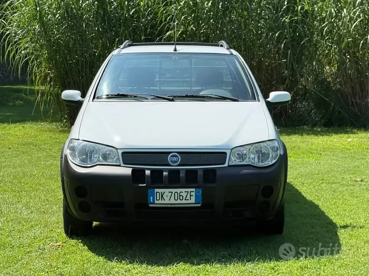Usata Fiat Strada 86 CV (63 kW) 2007 Bianco Pick-up