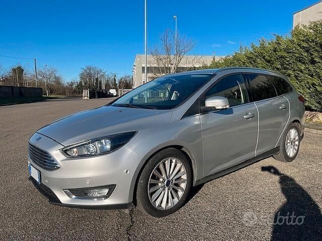 Usata Ford Focus Titanium 120 CV (88 kW) 2015 Grigio Station wagon