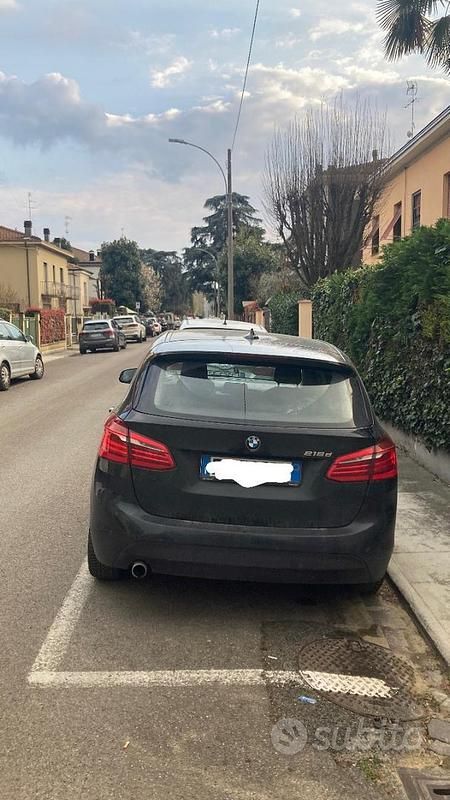 Usata BMW 218 Active Tourer Luxury Line 150 CV (110 kW) 2015 Nero Monovolume