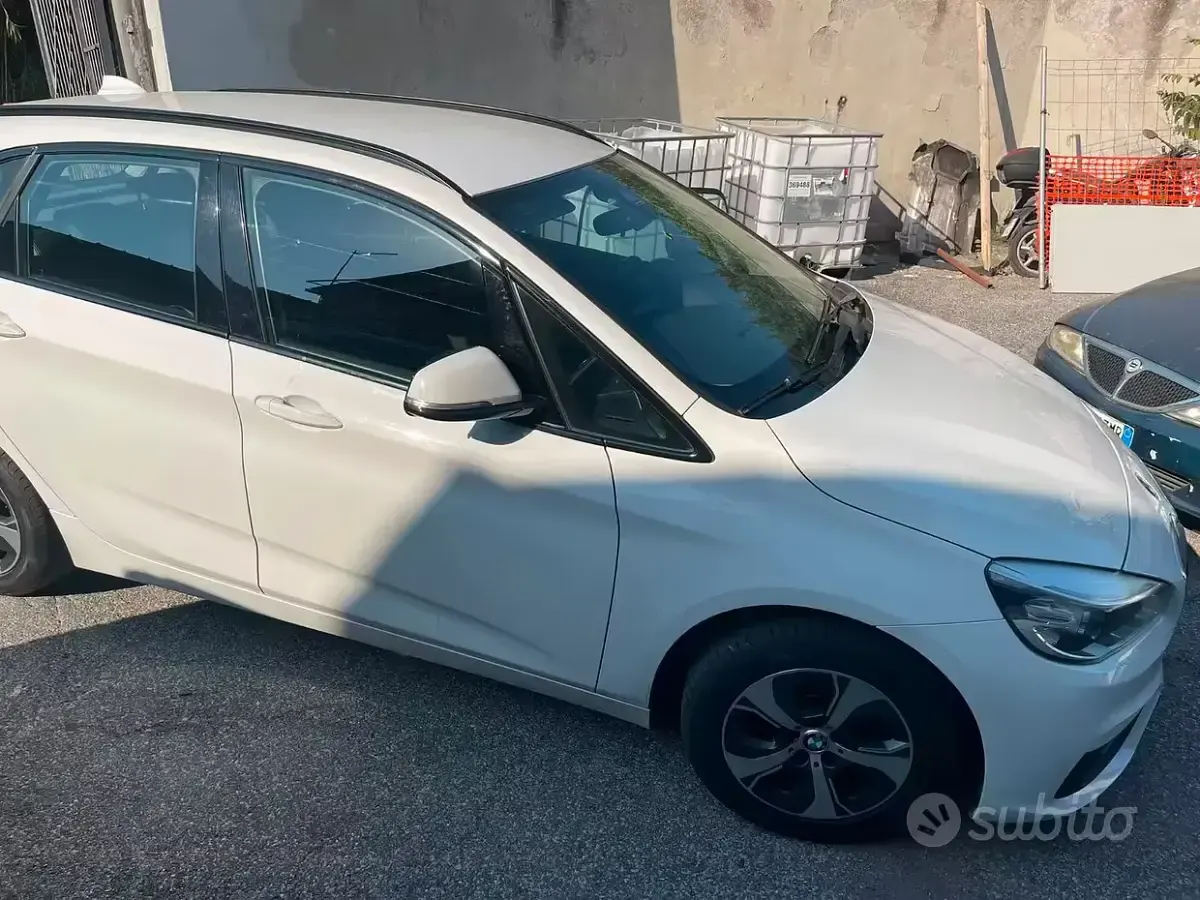 Usata BMW 218 Active Tourer Efficient Dynamics 150 CV (110 kW) 2016 Bianco Monovolume