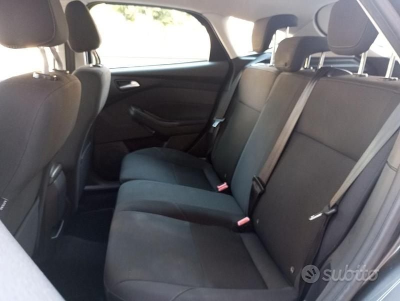 Usata Ford Focus 120 CV (88 kW) 2016 Grigio Berlina