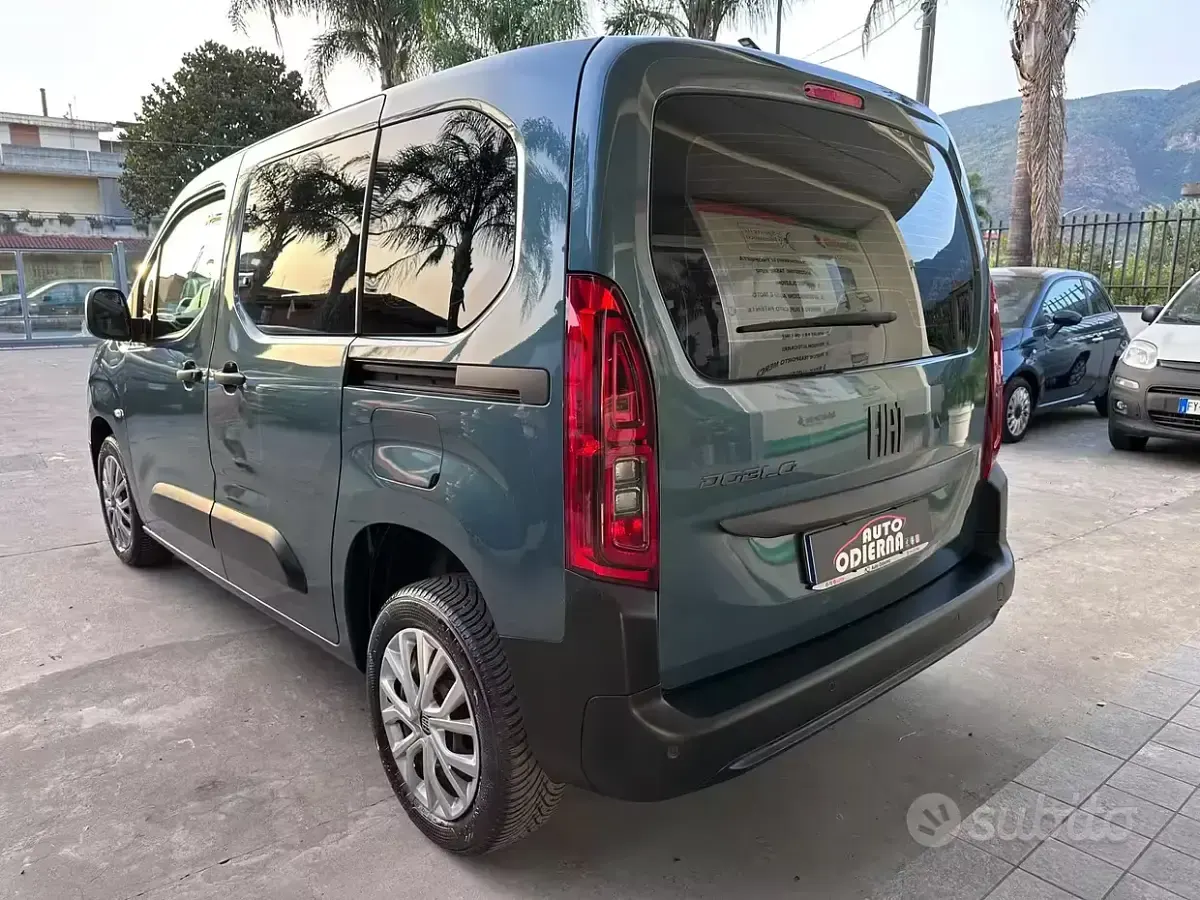 Usata Fiat Doblò 130 CV (95 kW) 2024 Blu Monovolume