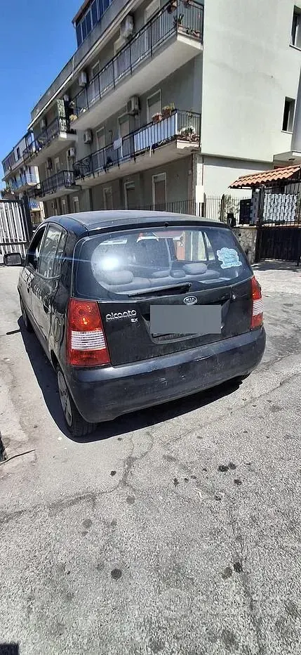 Usata Kia Picanto 61 CV (44 kW) 2005 Nero Utilitaria