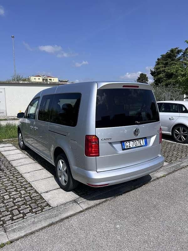 Usata VW Caddy Highline 150 CV (110 kW) 2016 Argento Monovolume
