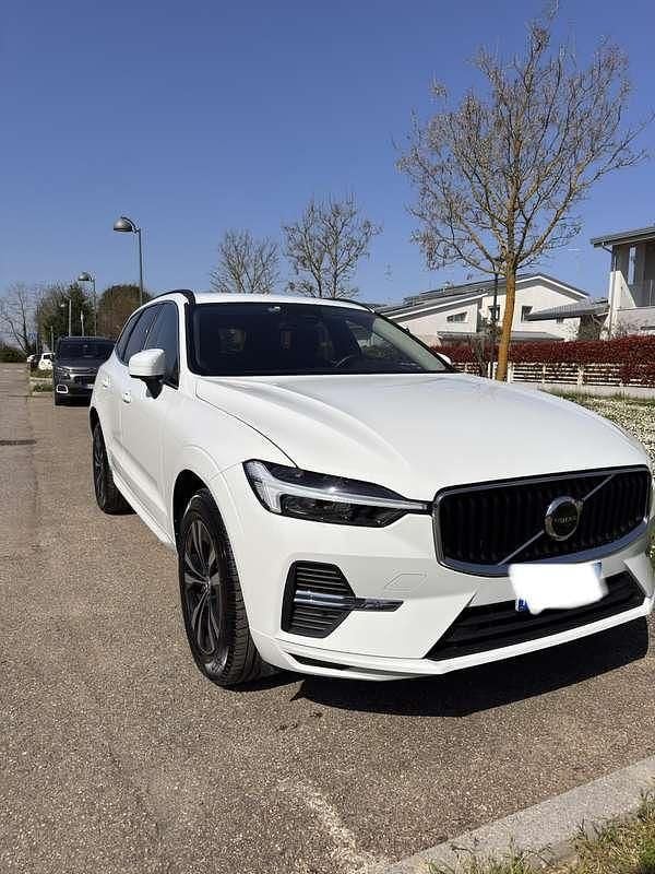 Usata Volvo XC60 Momentum 197 CV (144 kW) 2022 SUV