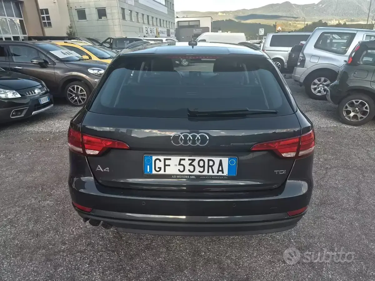 Usata Audi A4 Business 190 CV (139 kW) 2018 Bluazzurro Station wagon