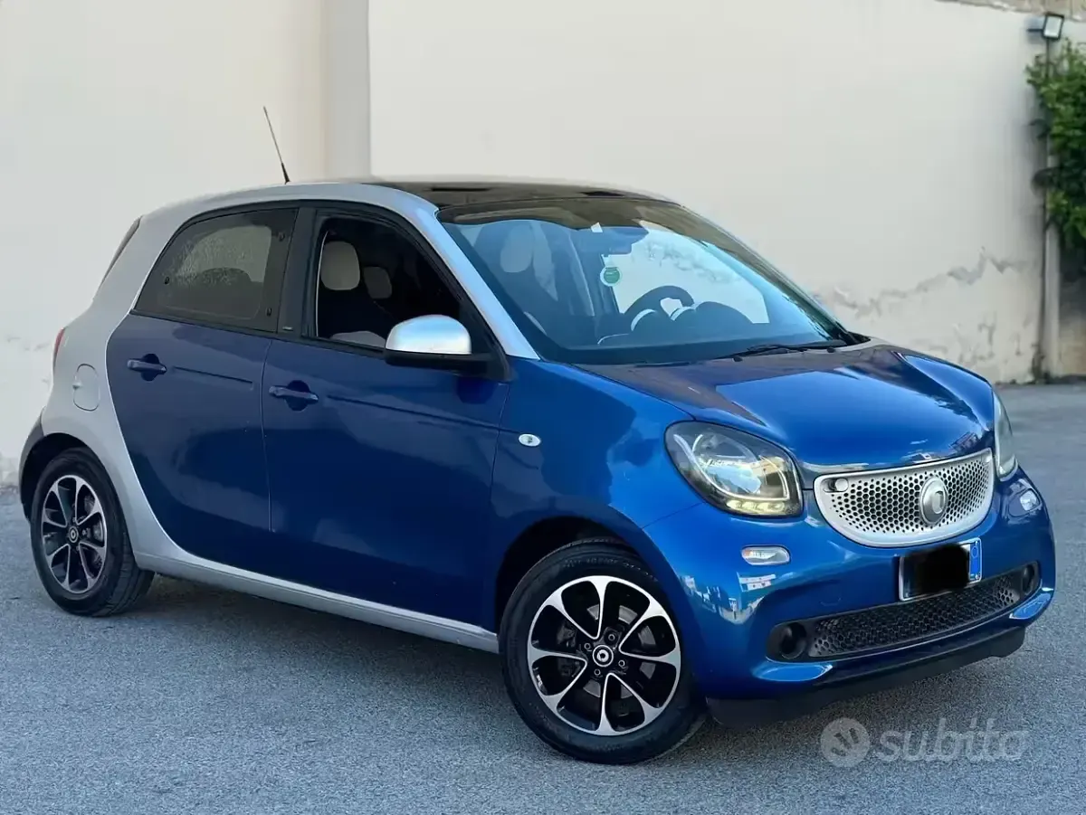 Usata Smart ForFour 71 CV (52 kW) 2016 Blu Utilitaria