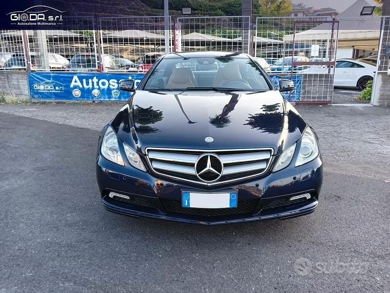 Usata Mercedes E350 231 CV (169 kW) 2011 Blu Coupé
