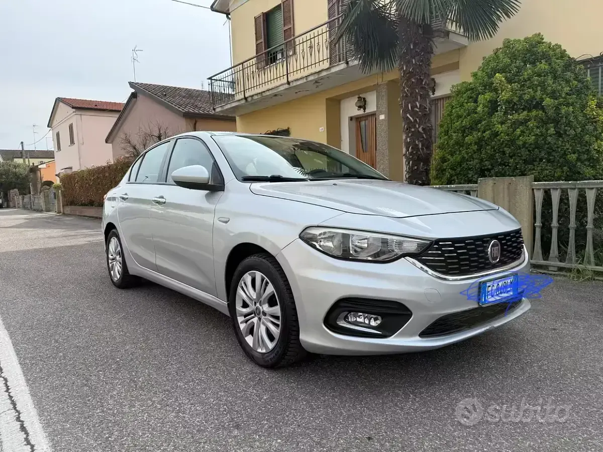 Usata Fiat Tipo 76 CV (55 kW) 2016 Grigio Berlina