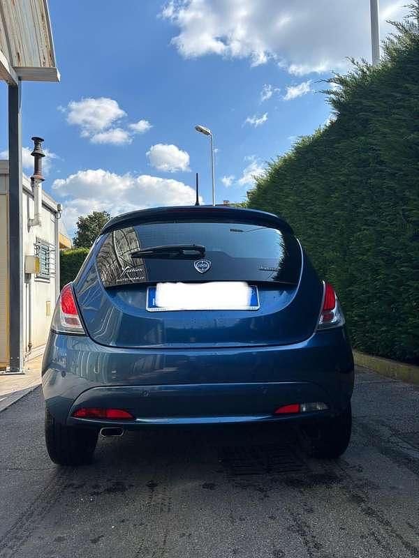 Usata Lancia Ypsilon Gold 69 CV (50 kW) 2021 Utilitaria