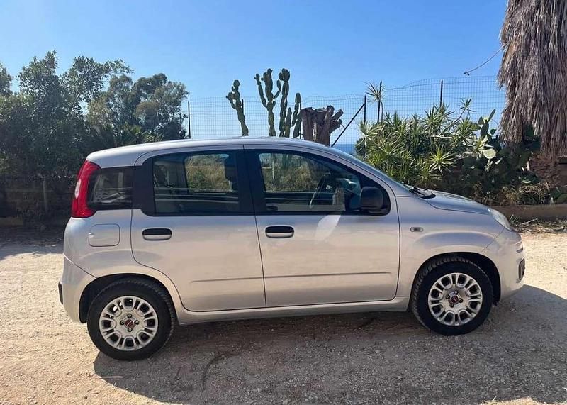 Usata Fiat Panda 69 CV (50 kW) 2016 Argento Utilitaria