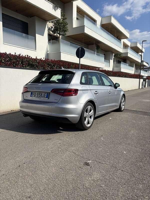Usata Audi A3 Attraction 110 CV (80 kW) 2016 Argento Berlina