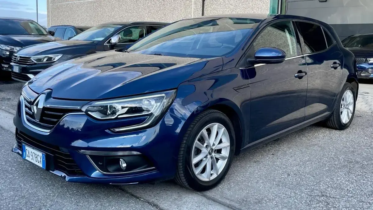 Usata Renault Mégane IV 95 CV (69 kW) 2020 Blu Berlina