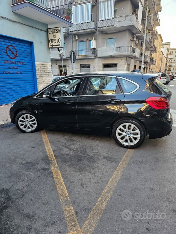 Usata BMW 225 Active Tourer iPerformance 231 CV (169 kW) 2019 Nero Monovolume