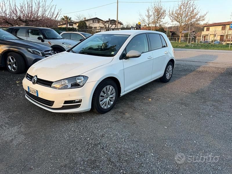 Usata VW Golf VII Trendline 89 CV (65 kW) 2014 Bianco Berlina