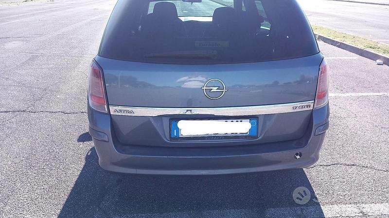 Usata Opel Astra 136 CV (100 kW) 2006 Grigio Berlina