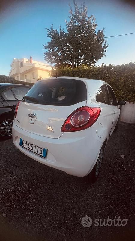 Usata Ford Ka Titanium 75 CV (55 kW) 2010 Bianco Utilitaria