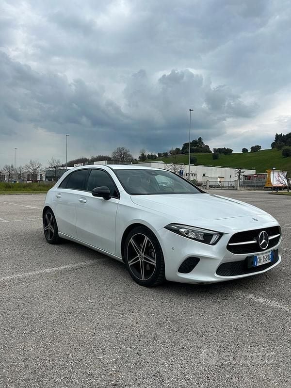 Usata Mercedes A180 Sport Edition 116 CV (85 kW) 2022 Bianco Berlina