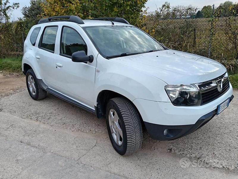 Usata Dacia Duster Lauréate 110 CV (80 kW) 2013 Bianco SUV