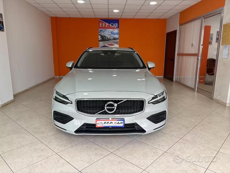 Usata Volvo V60 Business Edition 150 CV (110 kW) 2019 Grigio Station wagon