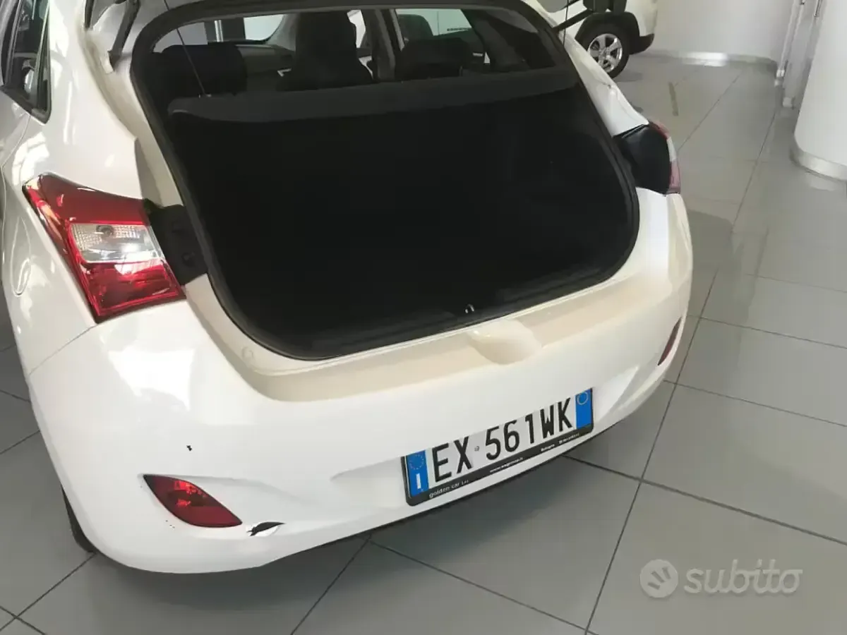 Usata Hyundai i30 Classic 97 CV (71 kW) 2014 Bianco Berlina