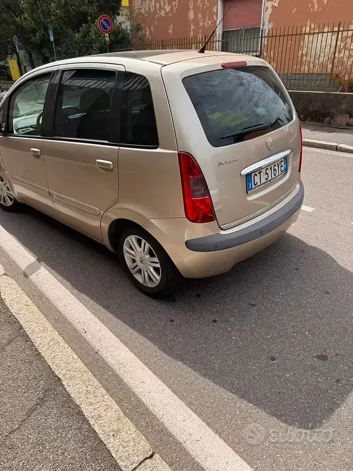 Usata Lancia Musa 95 CV (69 kW) 2005 Monovolume