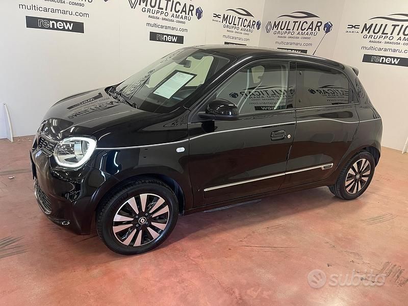 Usata Renault Twingo Techno 60 kW (82 CV) 2022 Nero Utilitaria