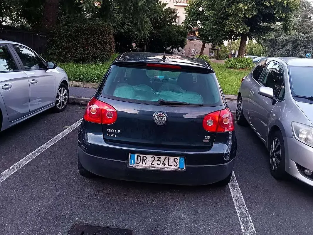 Usata VW Golf V United 102 CV (75 kW) 2008 Blu/azzurro Utilitaria
