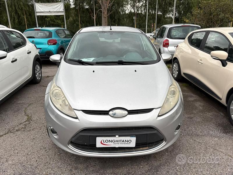 Usata Ford Fiesta 67 CV (49 kW) 2009 Grigio Utilitaria