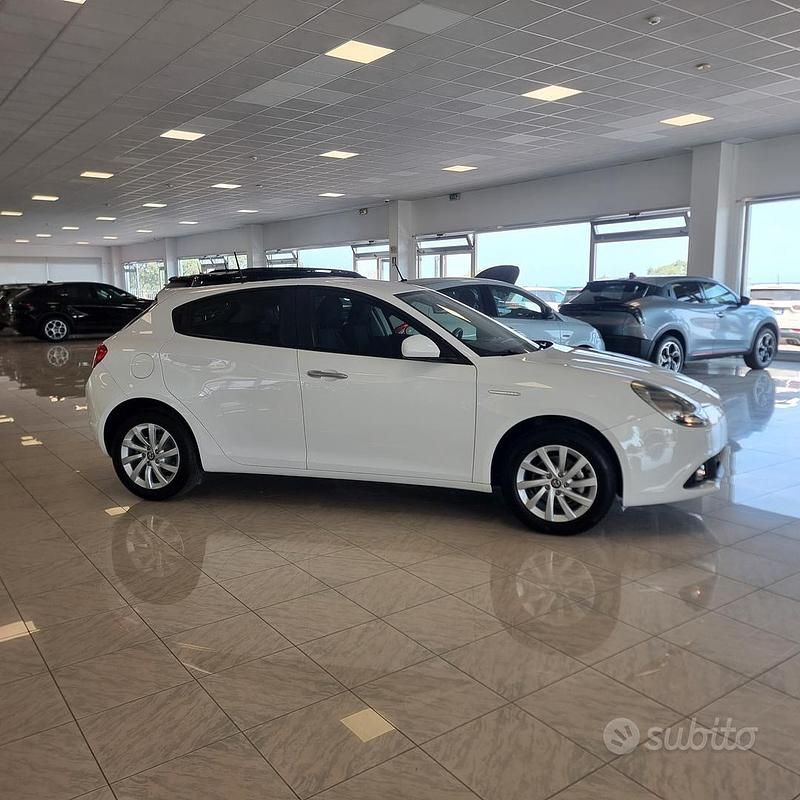 Usata Alfa Romeo Giulietta 120 CV (88 kW) 2018 Bianco Utilitaria