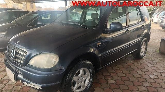 Usata Mercedes ML270 163 CV (119 kW) 2001 Blu metallizzato SUV