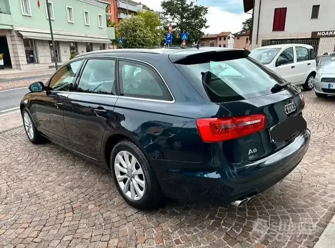 Usata Audi A6 177 CV (130 kW) 2013 Blu Station wagon