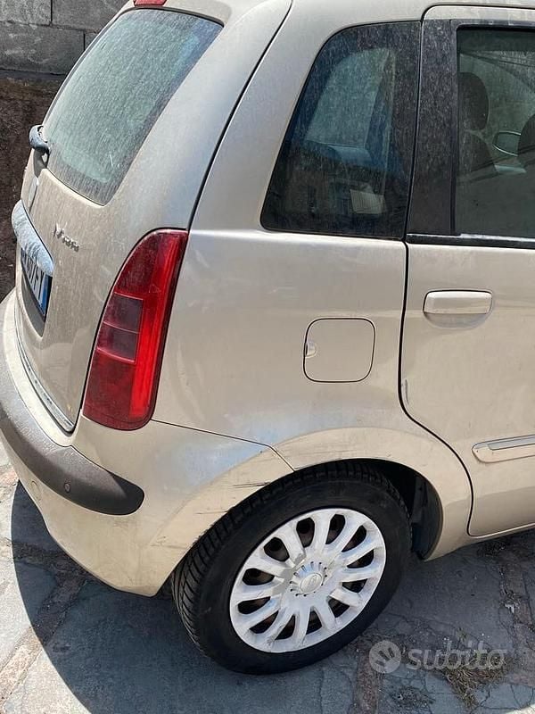 Usata Lancia Musa 101 CV (74 kW) 2009 Monovolume