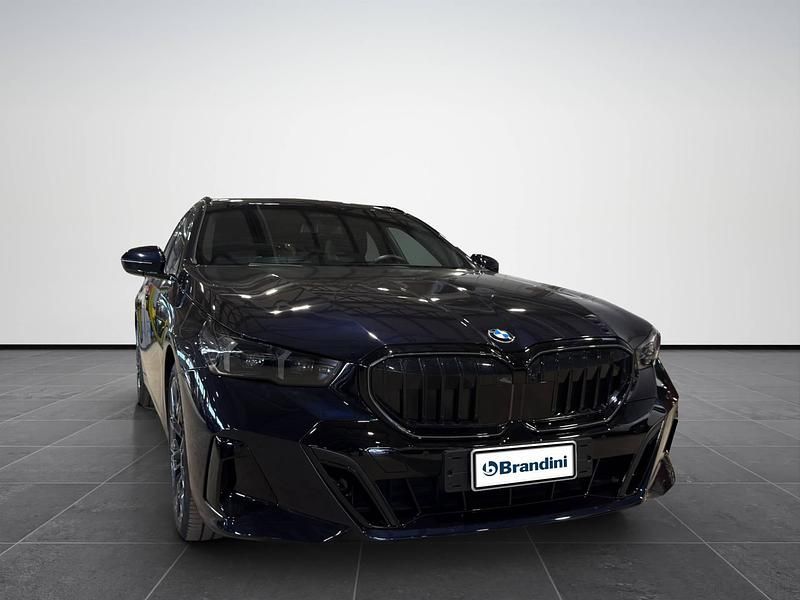 Usata BMW 520 M Sport 197 CV (144 kW) 2024 Carbon black metallizzato Station wagon
