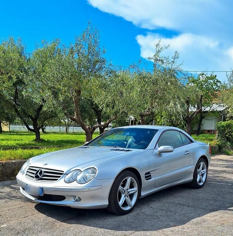 Usata Mercedes SL350 245 CV (180 kW) 2004 Argento Coupé